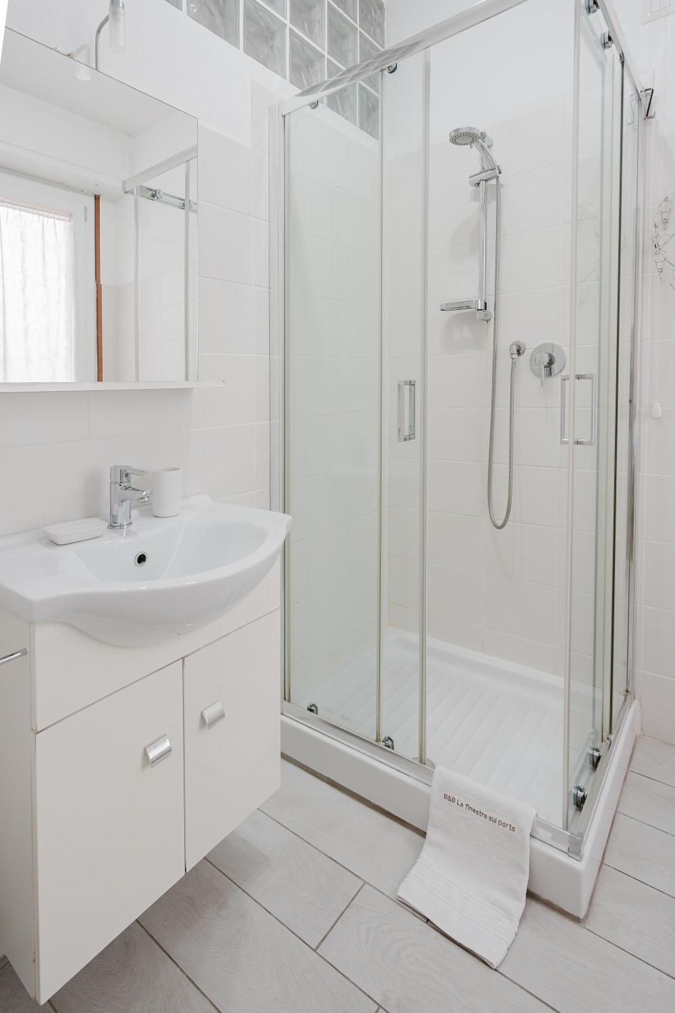 B&B La Finestra Sul Porto Porto Torres Exterior photo