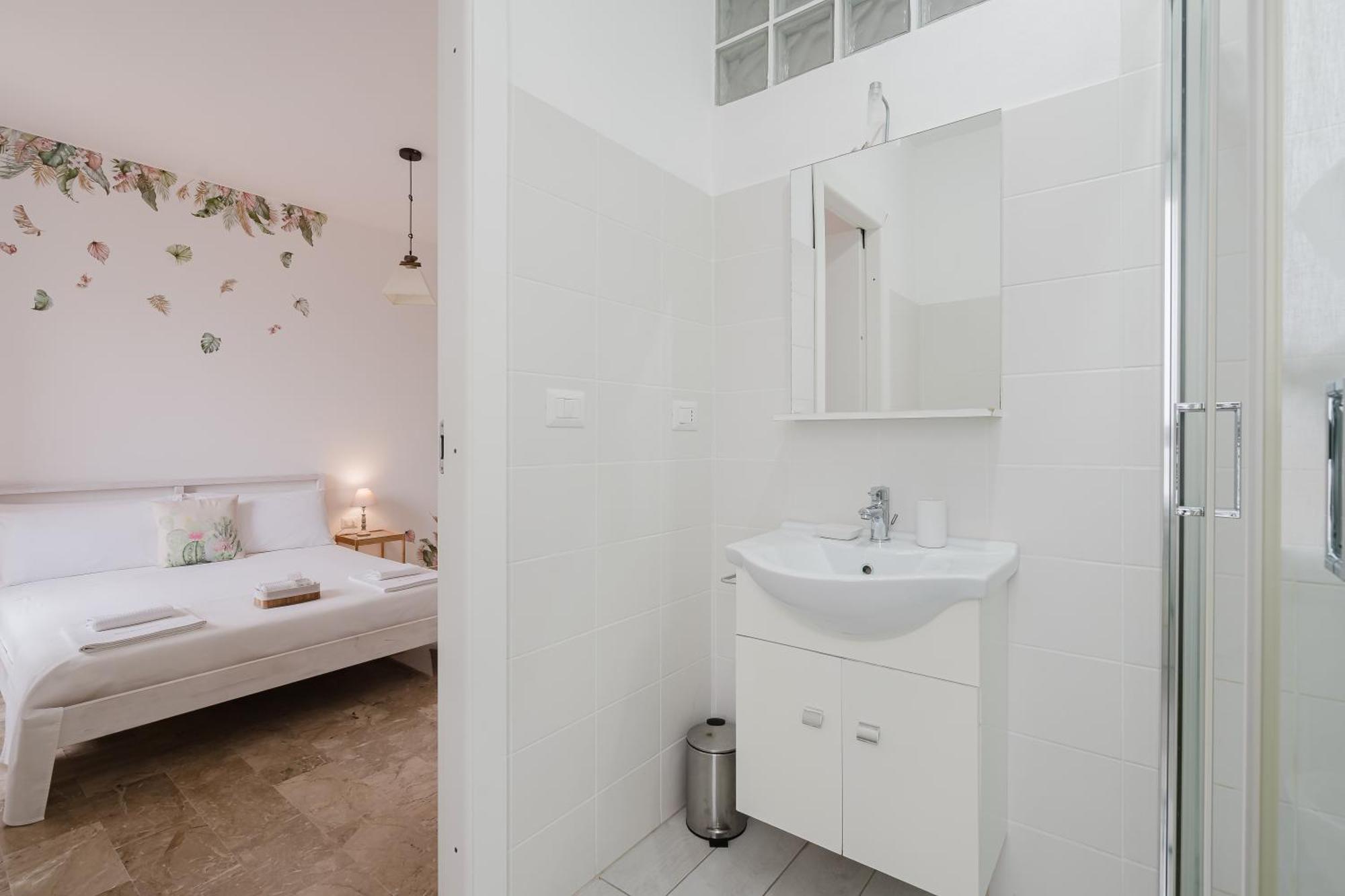 B&B La Finestra Sul Porto Porto Torres Exterior photo