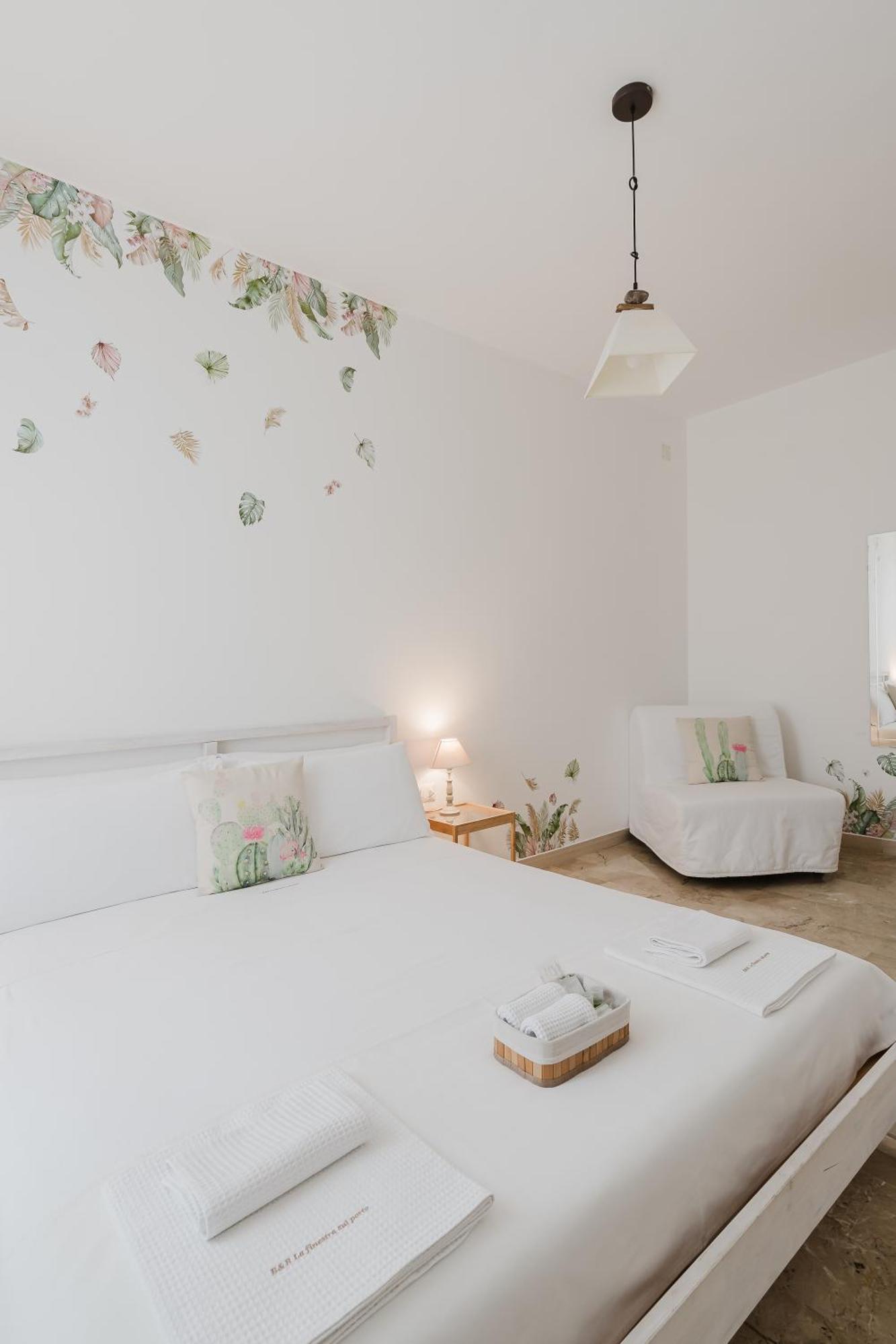 B&B La Finestra Sul Porto Porto Torres Exterior photo